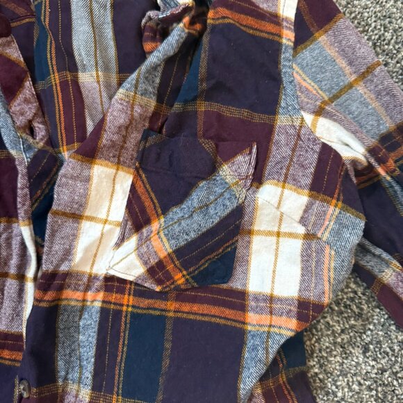 Natural Reflections women's flannel - perfect for fall! - Picture 2 of 5